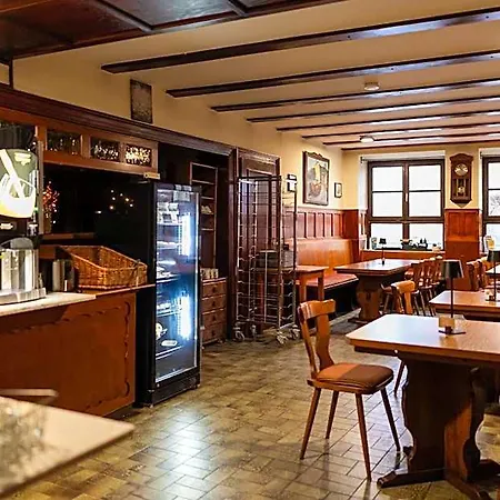 Zum Goldenen Schiff - Lehmzimmer Erde Hotel Marktbreit